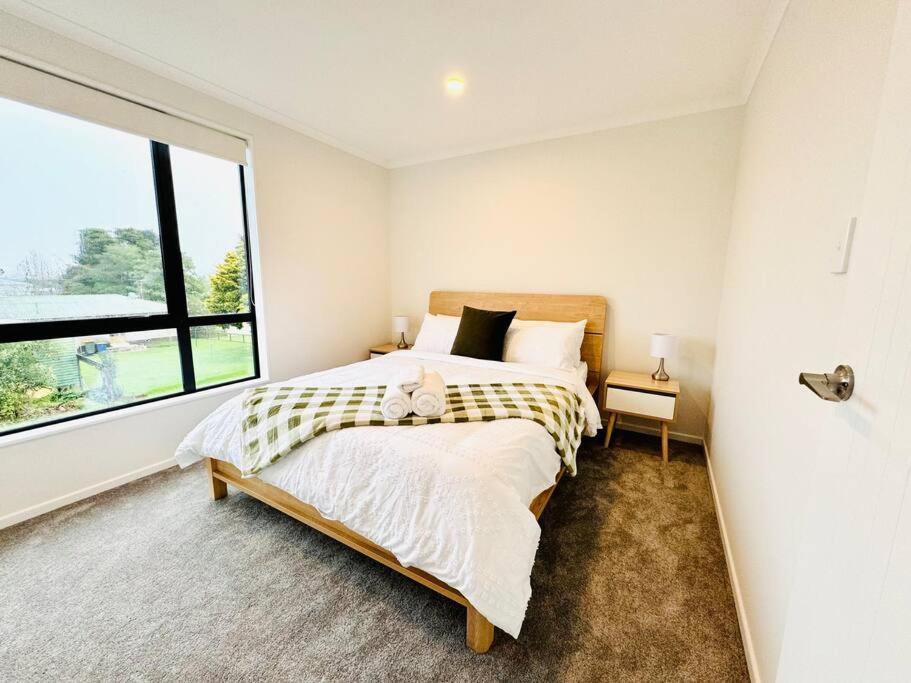 Henderson - 4-Bedrooms Home Auckland Exterior photo